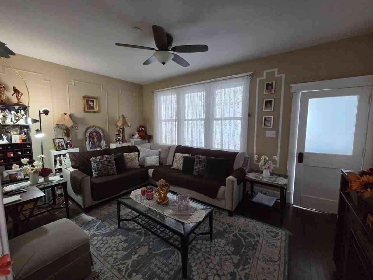 327 7th St #2ndFL - Photo 3 of 17
