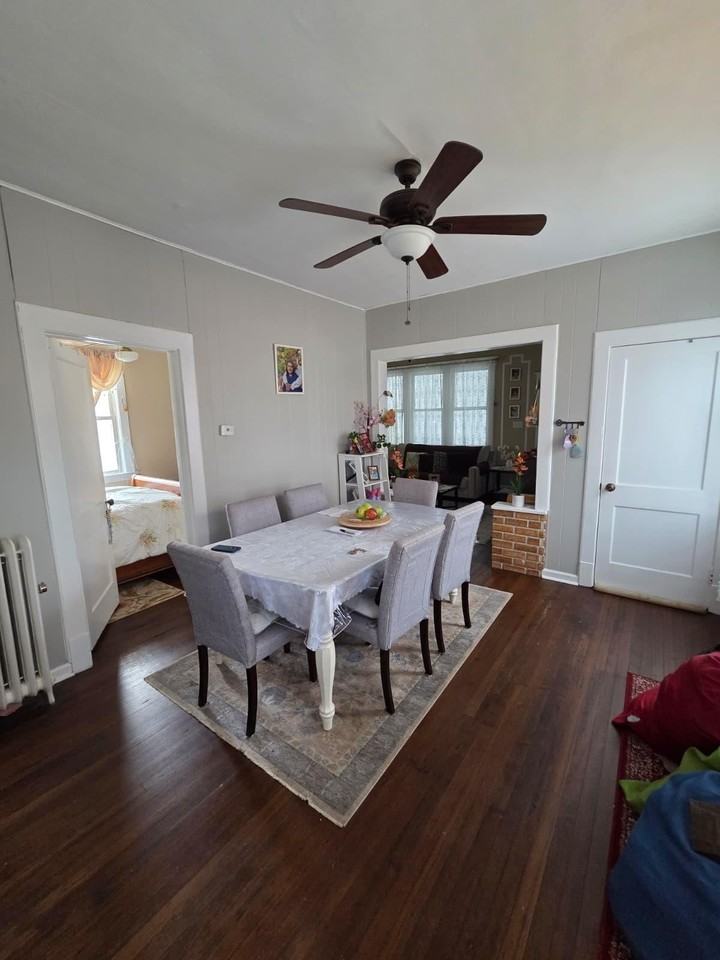 327 7th St #2ndFL - Photo 4 of 17