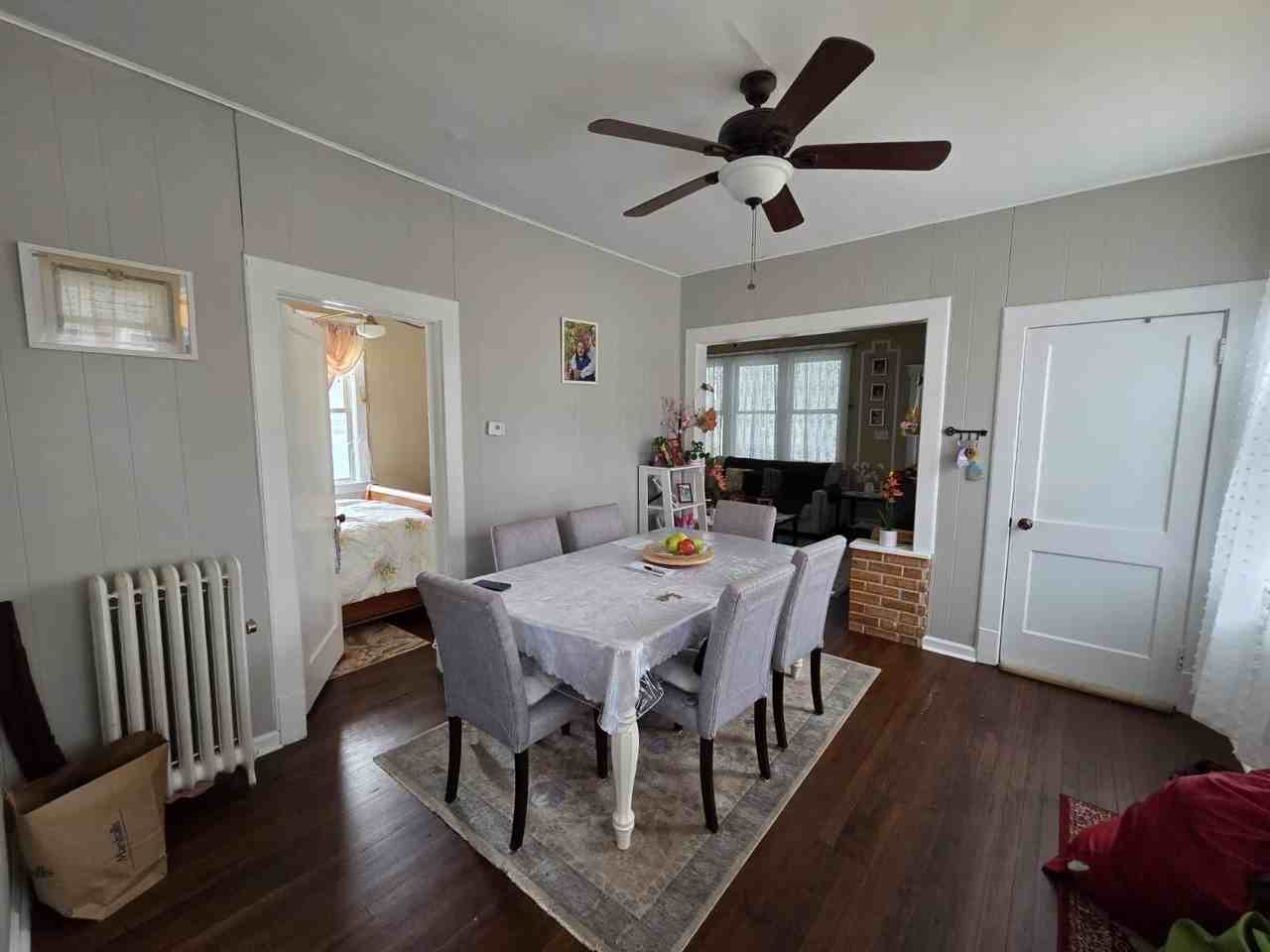 327 7th St #2ndFL - Photo 5 of 17