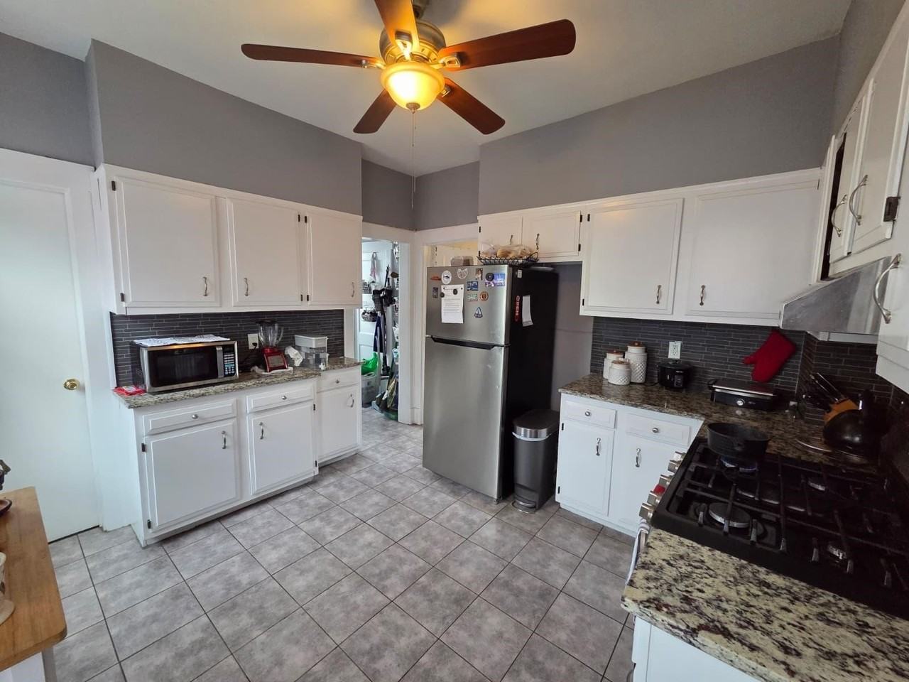 327 7th St #2ndFL - Photo 6 of 17