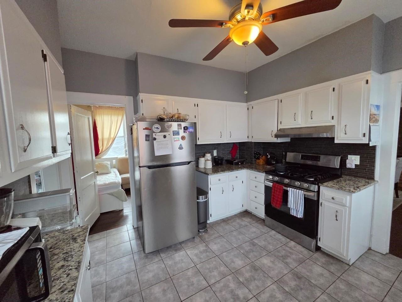327 7th St #2ndFL - Photo 7 of 17