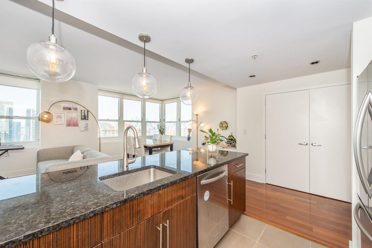 88 Morgan St #2802 - Photo 4 of 18