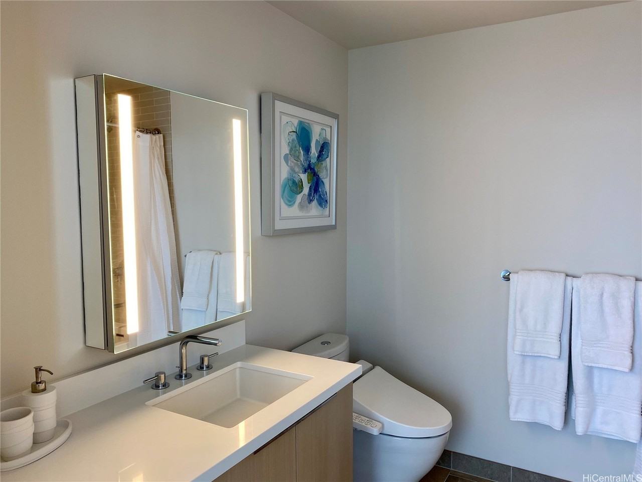 1001 Queen St #2915 - Photo 4 of 17