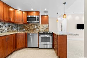 featured image of 225 Queen St #7A