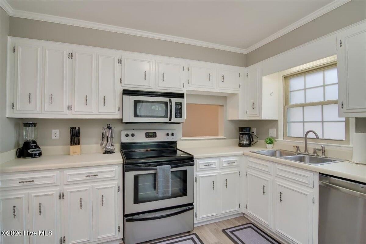 705 Beacon Hill Ln - Photo 7 of 19