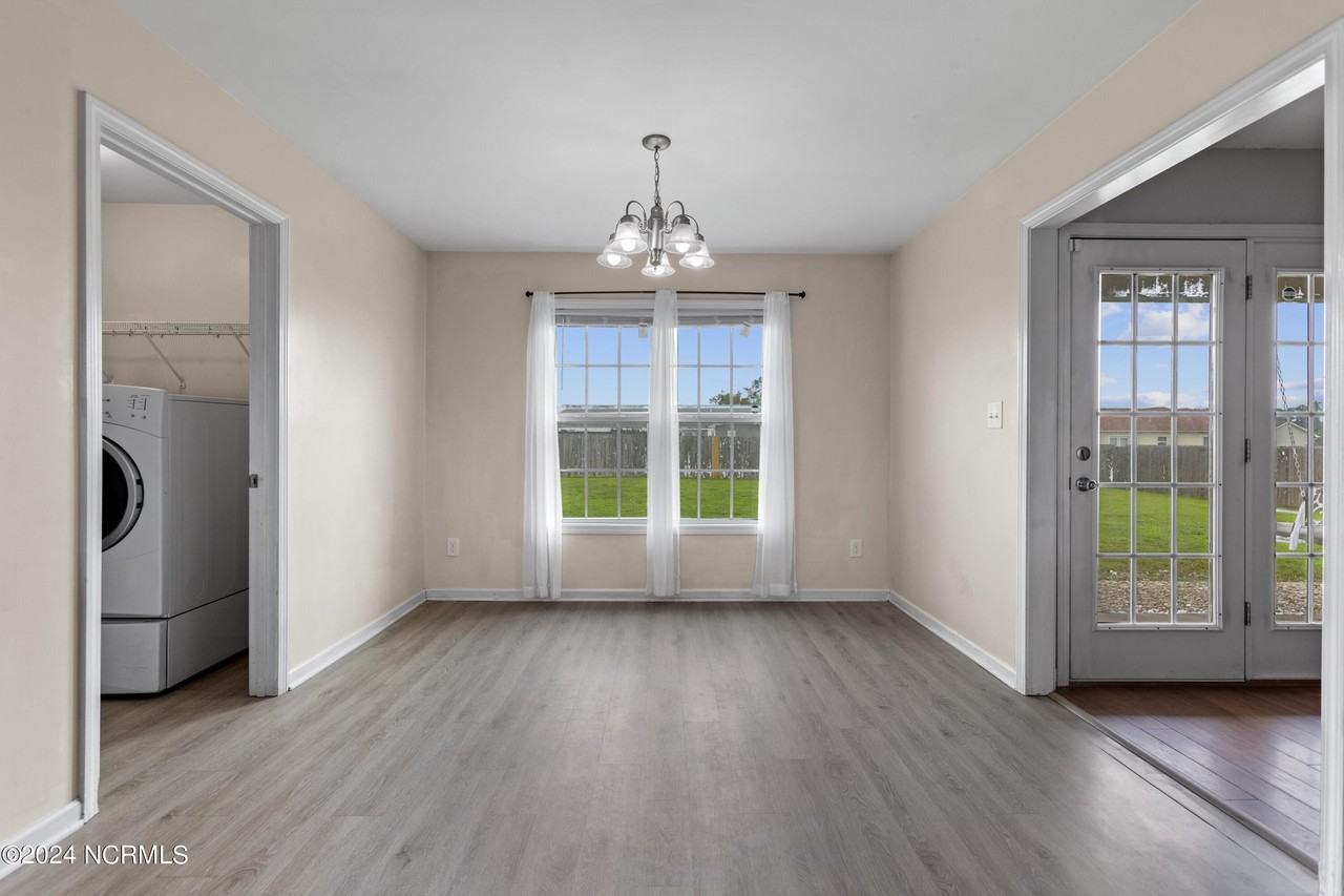 302 Redemption Ct - Photo 6 of 21
