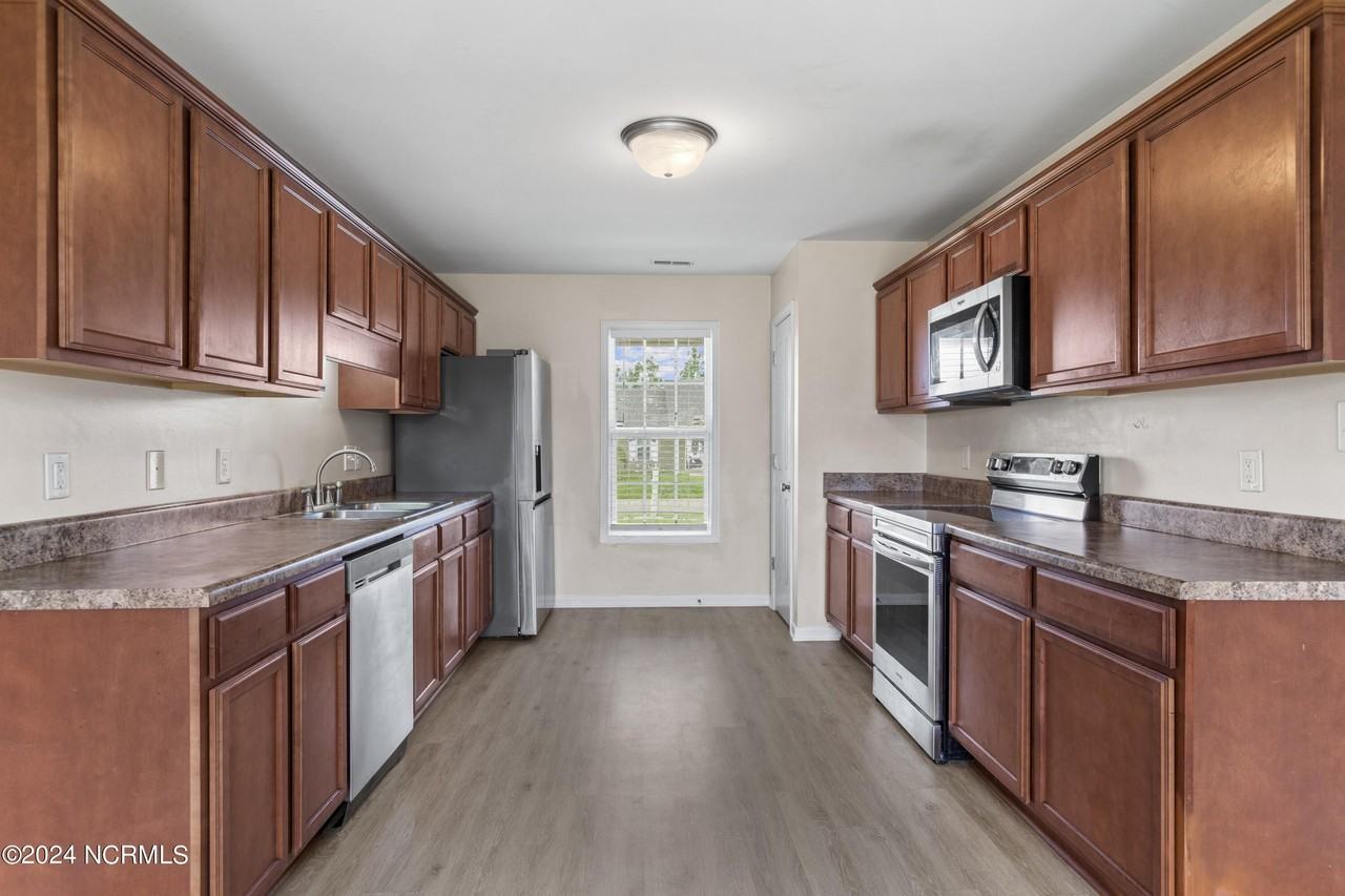 302 Redemption Ct - Photo 7 of 21