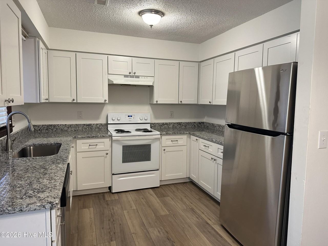 581 Parkway Blvd - Photo 4 of 12