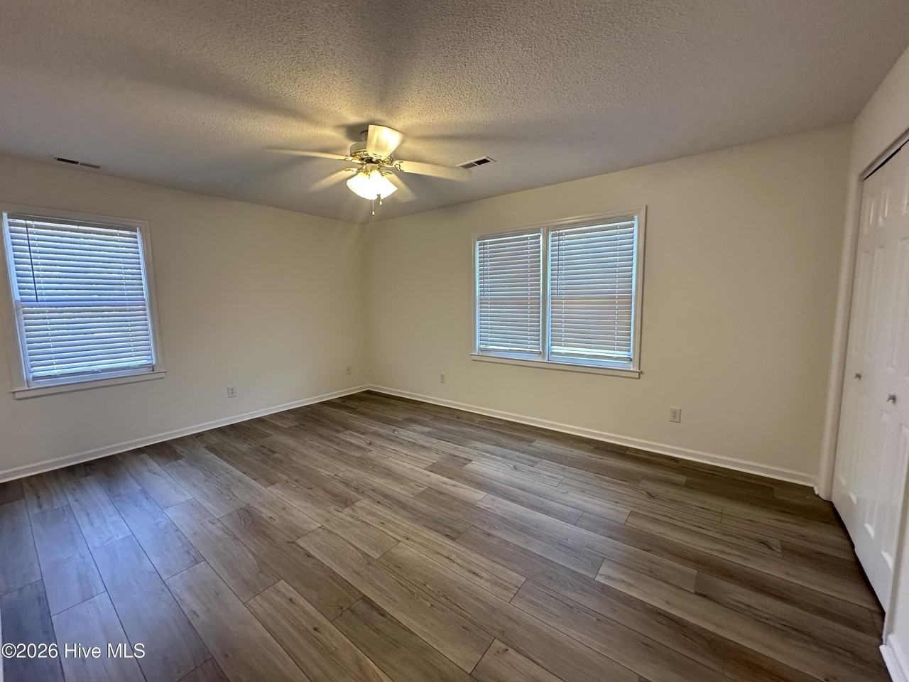 581 Parkway Blvd - Photo 6 of 12