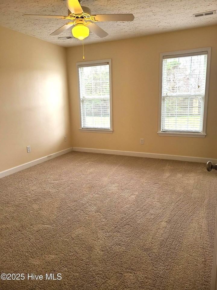 9499 Huckabee Dr Ne - Photo 6 of 10
