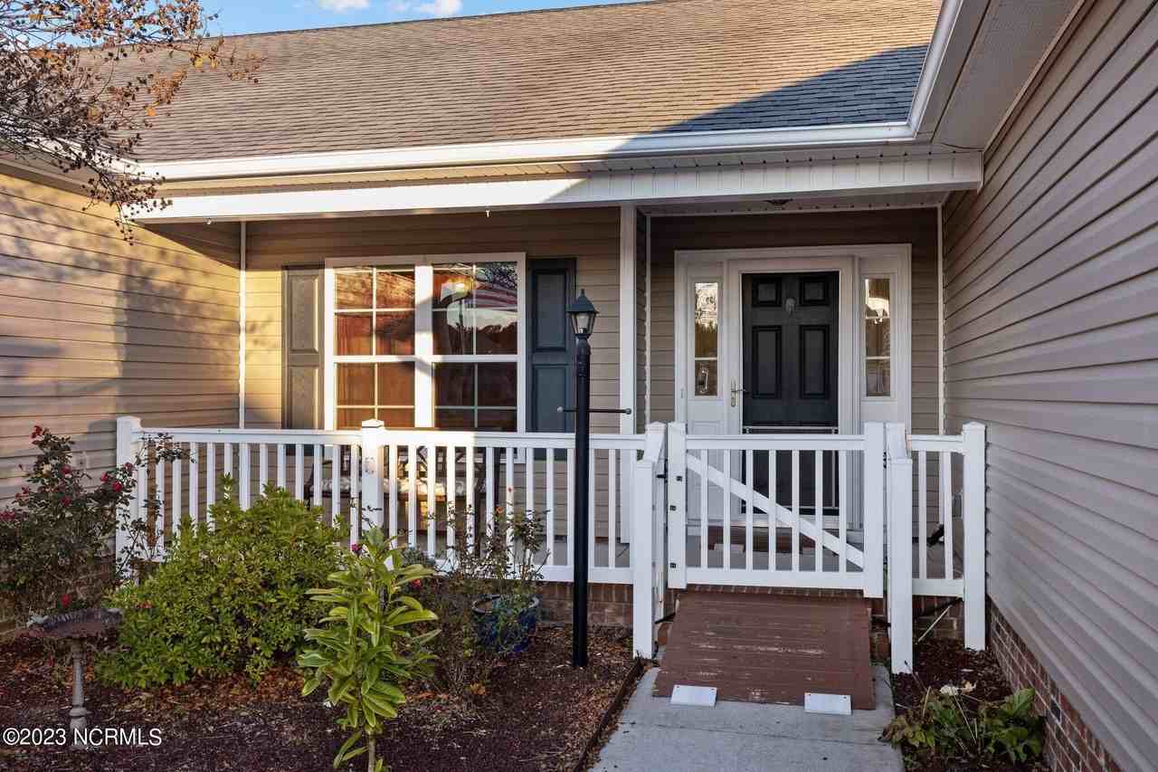 711 Shearwater Ln - Photo 2 of 50