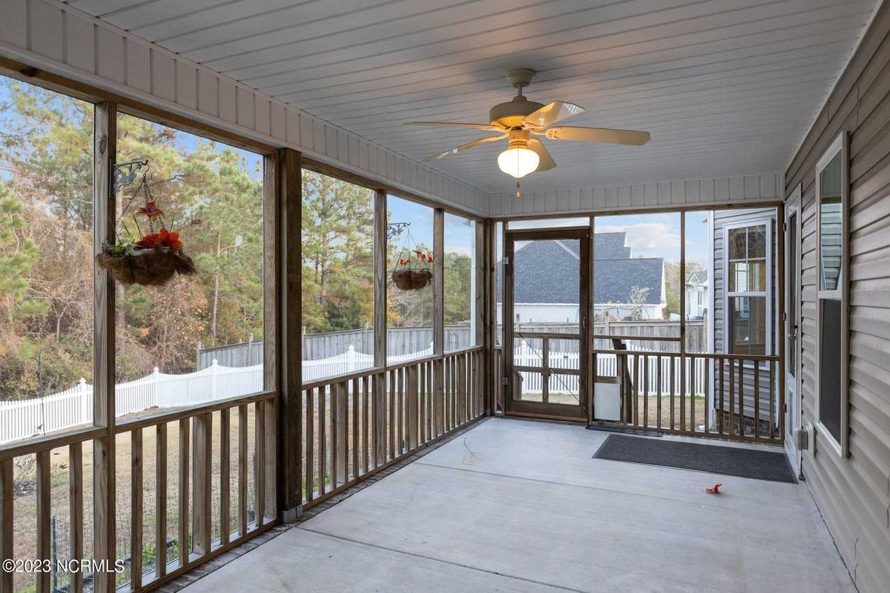 711 Shearwater Ln - Photo 3 of 50