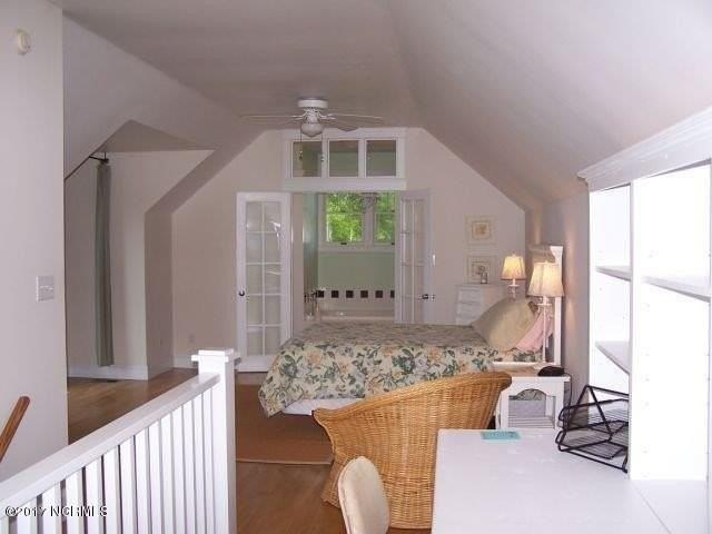 236 W Shorewood Dr - Photo 5 of 5
