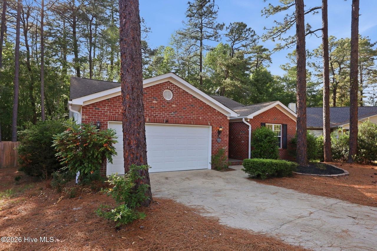 14 Juniper Ln - Photo 2 of 43