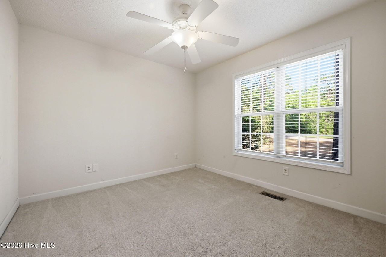 14 Juniper Ln - Photo 7 of 43