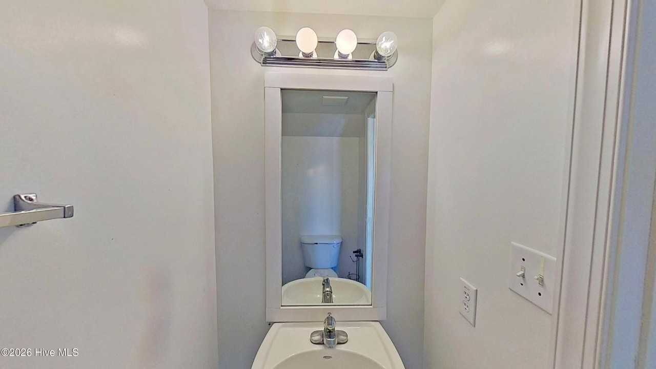 102 Springwood Dr - Photo 5 of 20
