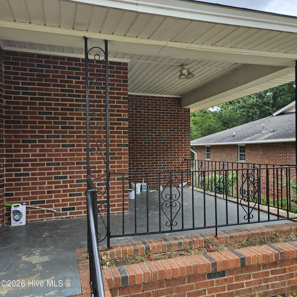 2505 Smith St - Photo 2 of 14