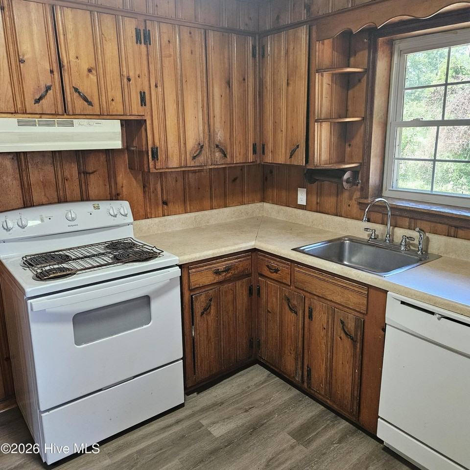 2505 Smith St - Photo 7 of 14