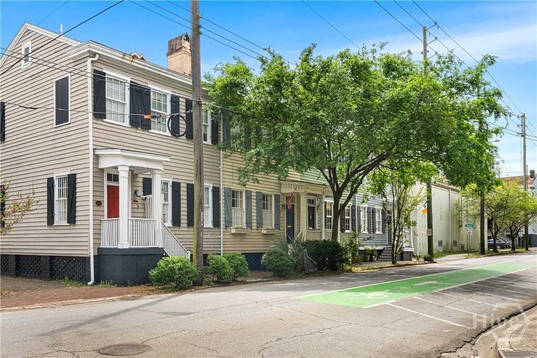 324 Price St - Photo 3 of 21