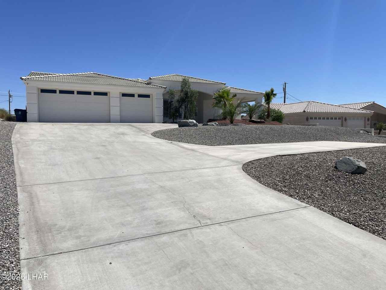 3764 Northstar Dr - Photo 2 of 23