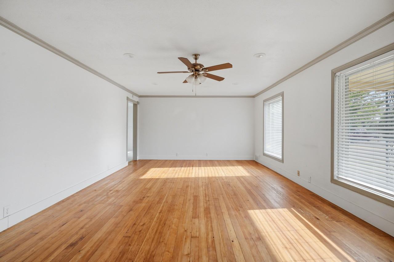 1011 Walnut St - Photo 4 of 26
