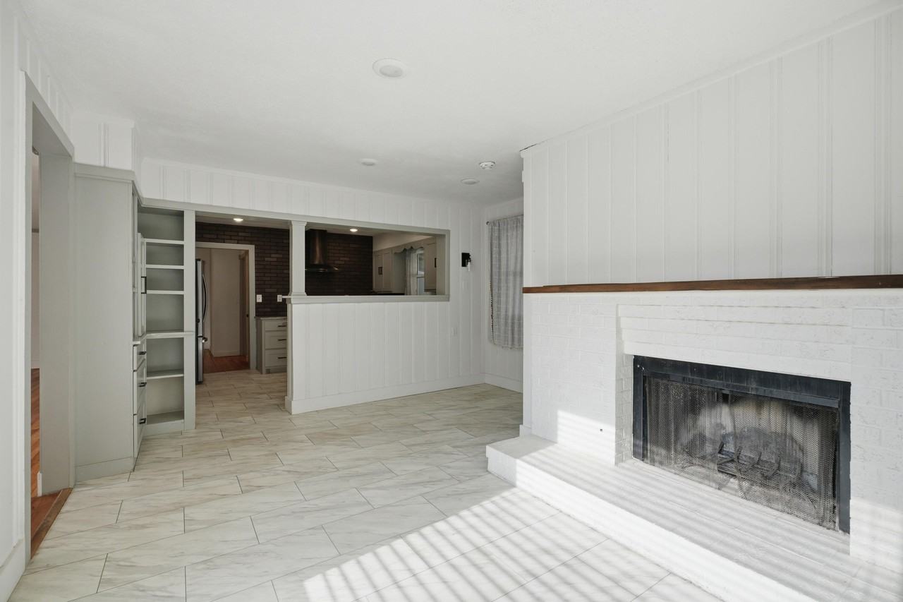 1011 Walnut St - Photo 7 of 26