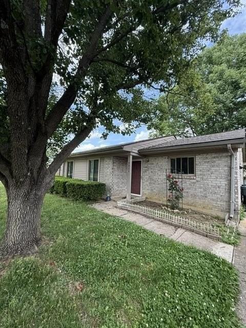 3425 Featherston Dr - Photo 2 of 11