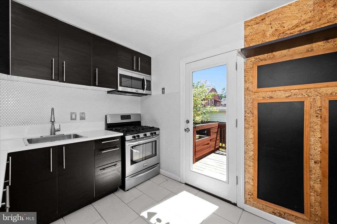801 Cox Ave - Photo 6 of 50