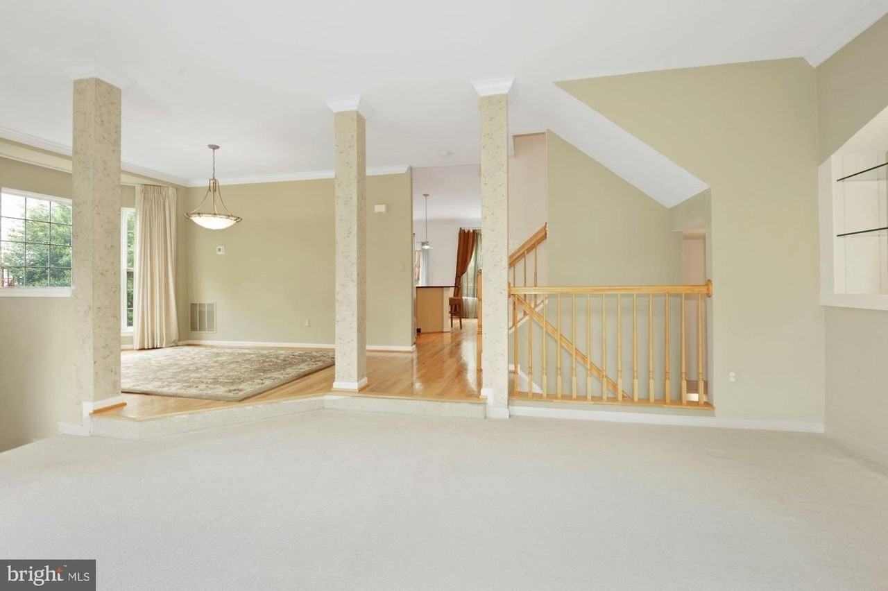 12489 Lucas Dr - Photo 5 of 42