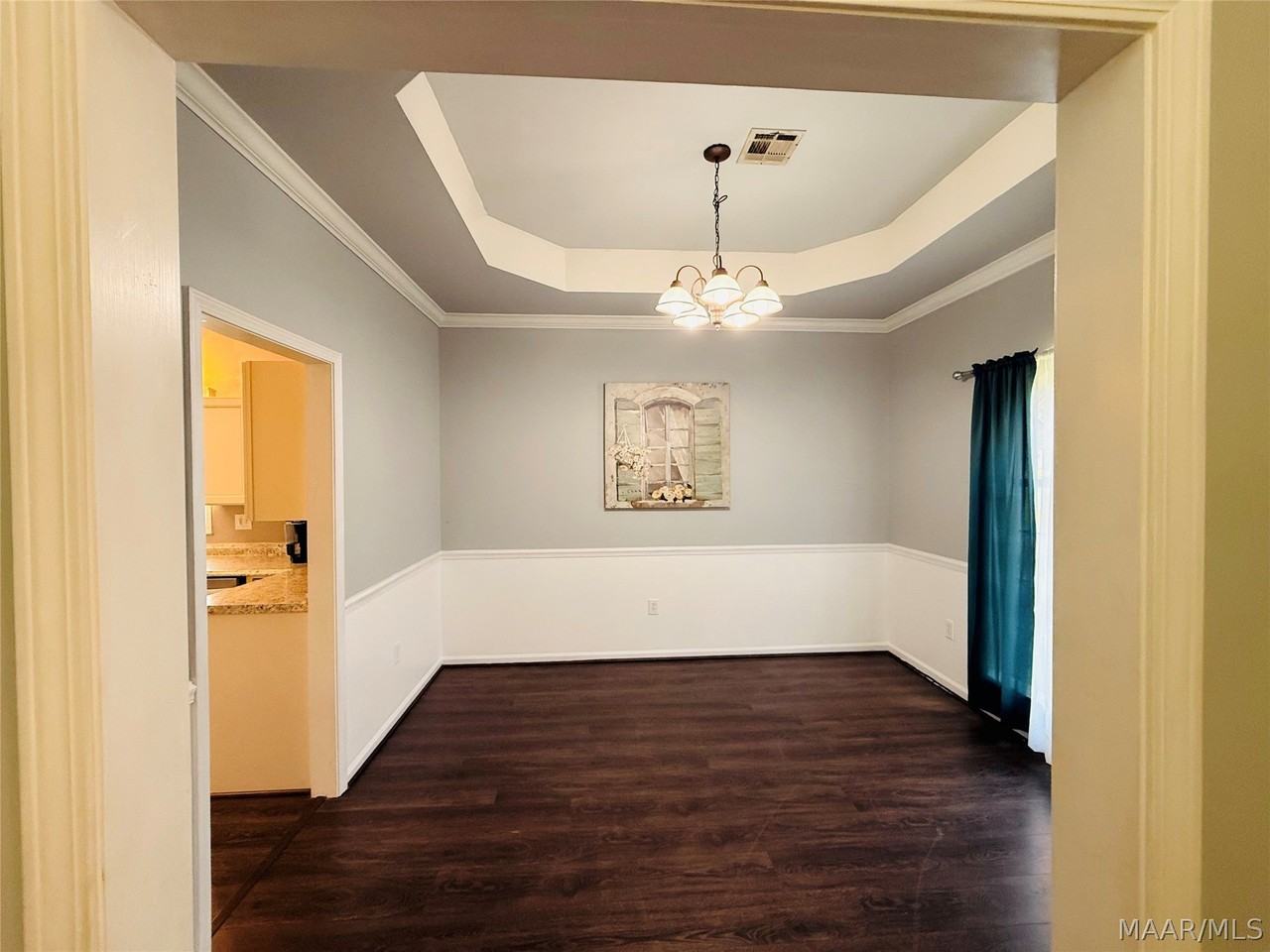 566 New Bingham Dr - Photo 4 of 23