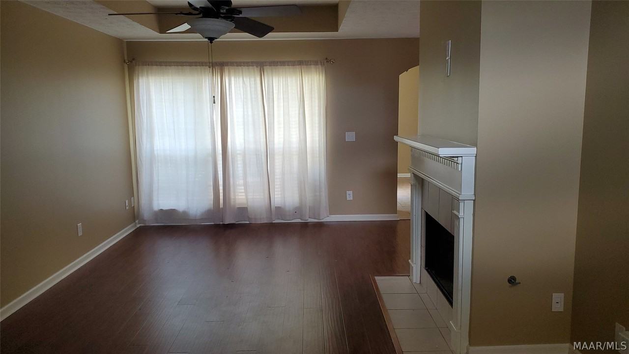 8755 Ridgestone Ct - Photo 2 of 18