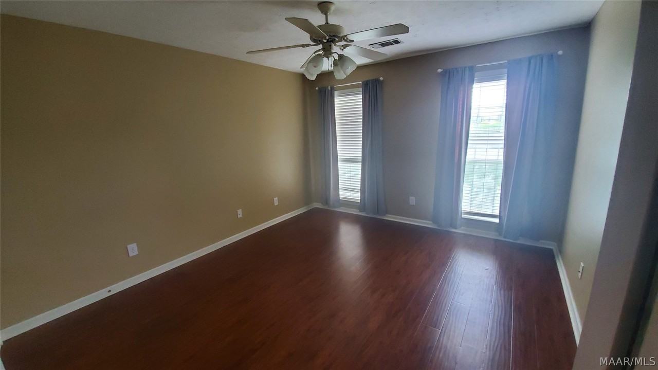 8755 Ridgestone Ct - Photo 4 of 18