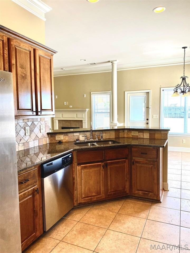1896 Pendlebrook Dr - Photo 5 of 20
