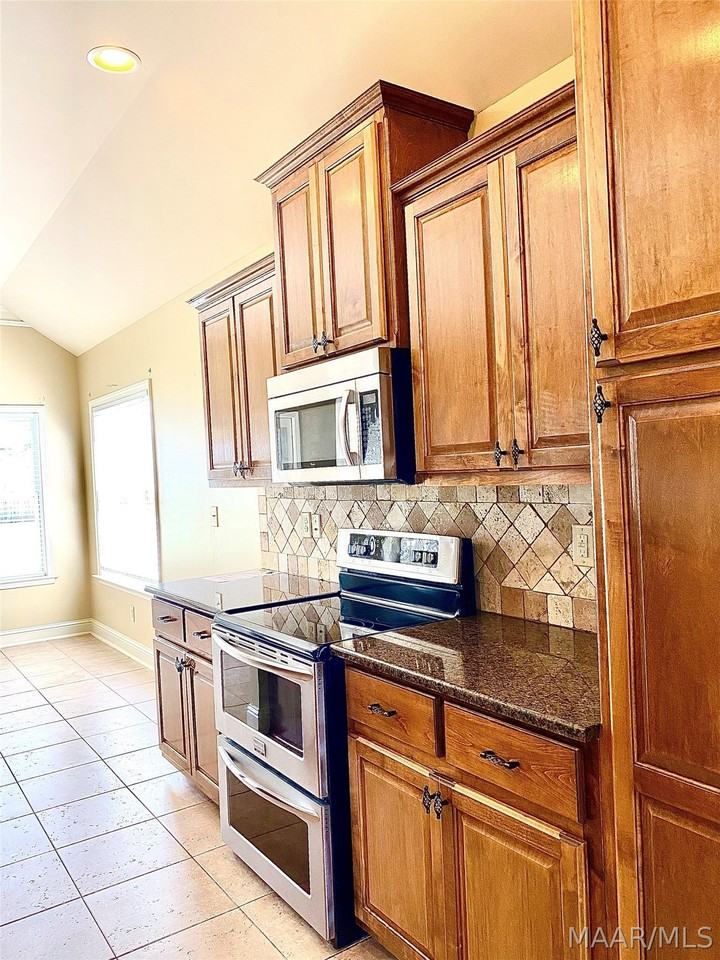 1896 Pendlebrook Dr - Photo 6 of 20