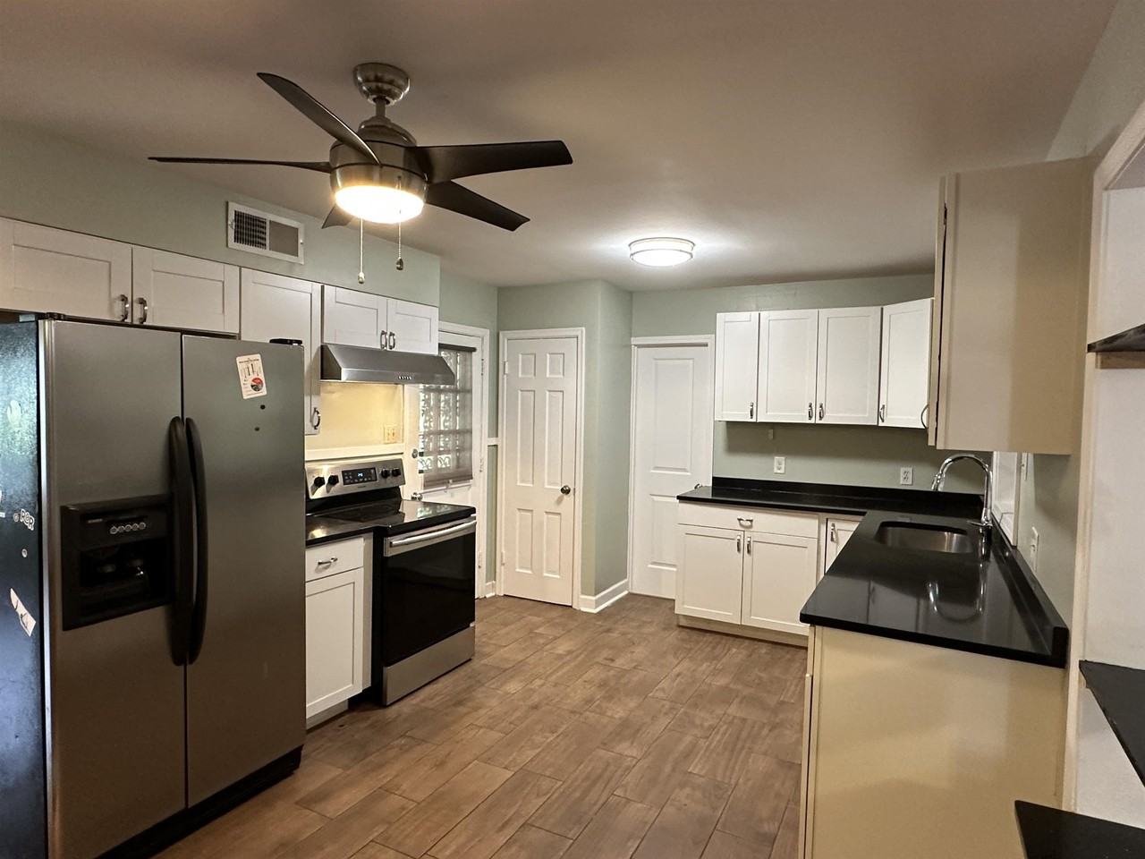5138 Whitehall Ave - Photo 6 of 23