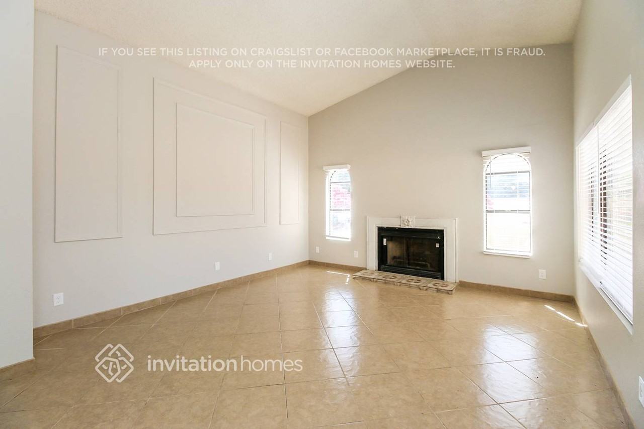 1701 N Pleasant Dr - Photo 3 of 13