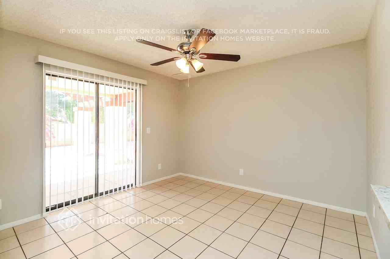 1701 N Pleasant Dr - Photo 6 of 13