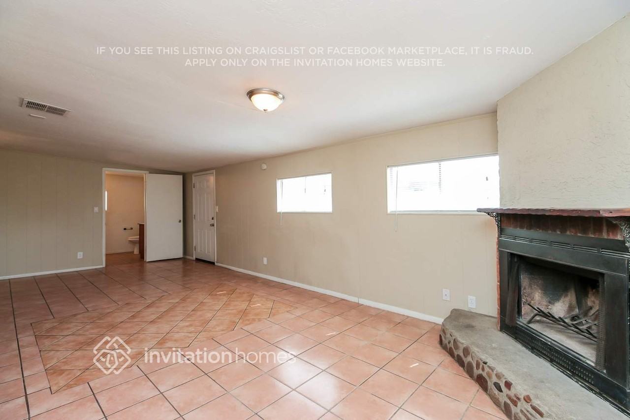 449 S Stewart - Photo 3 of 21