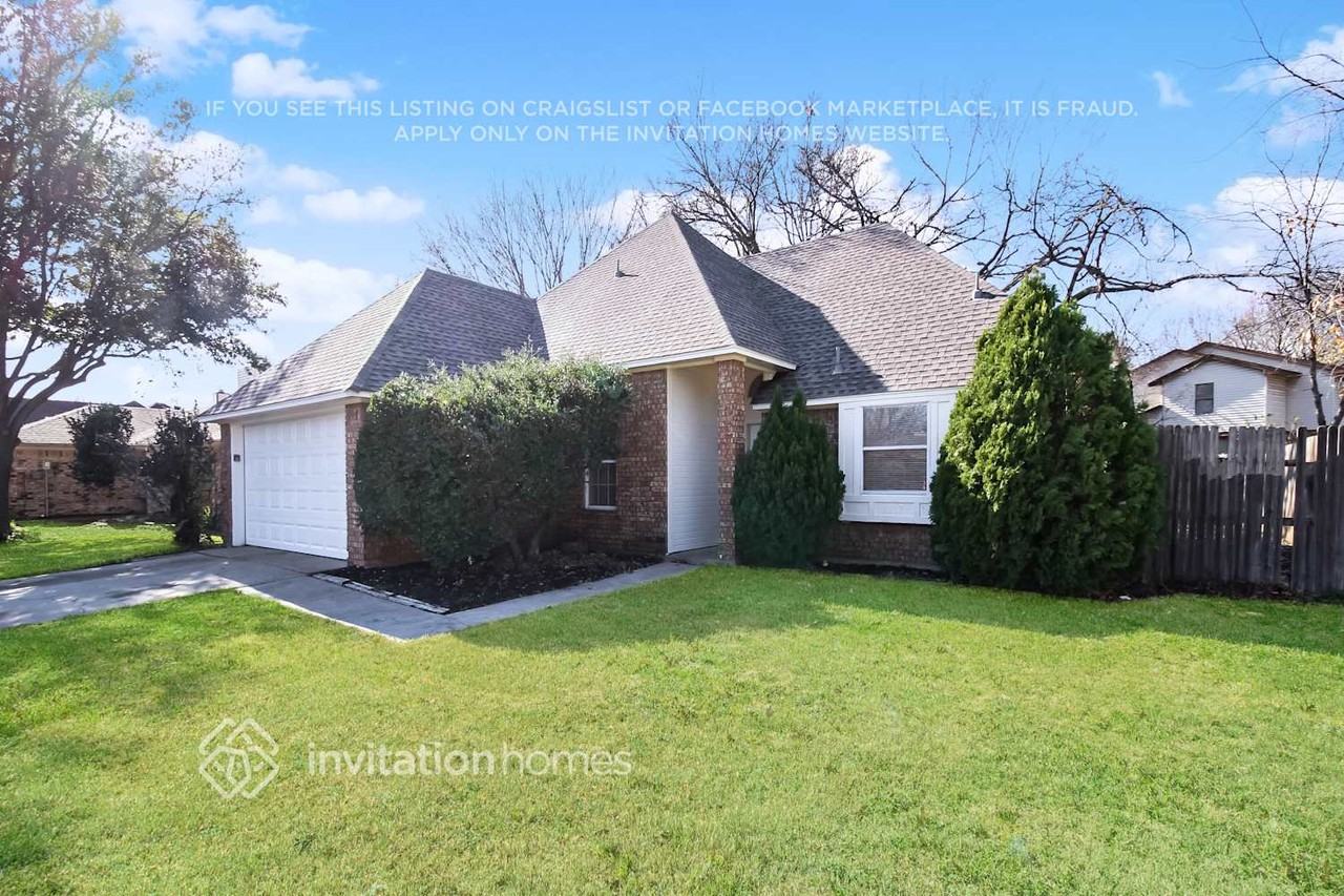 3217 Brooke St - Photo 2 of 16