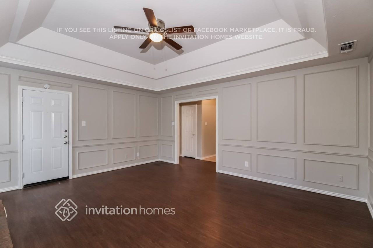 3217 Brooke St - Photo 3 of 16