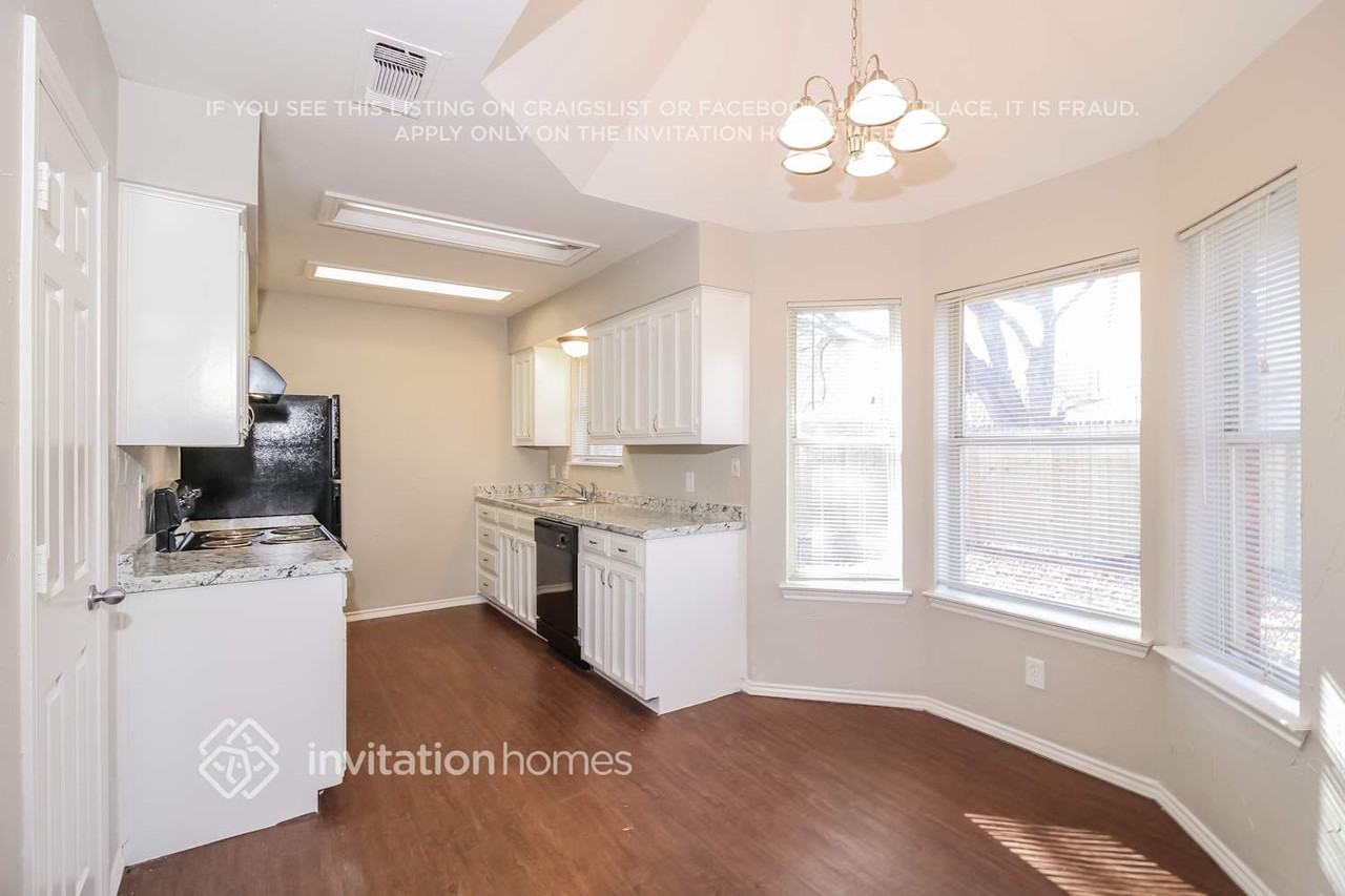 3217 Brooke St - Photo 7 of 16
