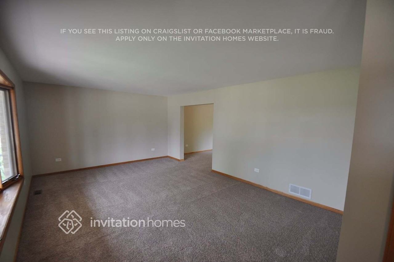 2959 Rebecca Dr - Photo 2 of 14