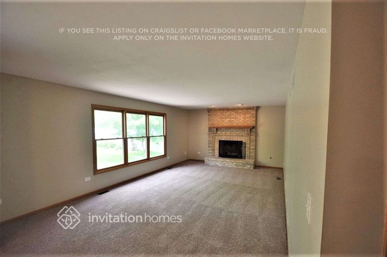 2959 Rebecca Dr - Photo 3 of 14