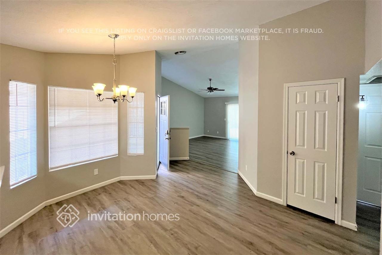 3856 E Acoma Dr - Photo 3 of 18
