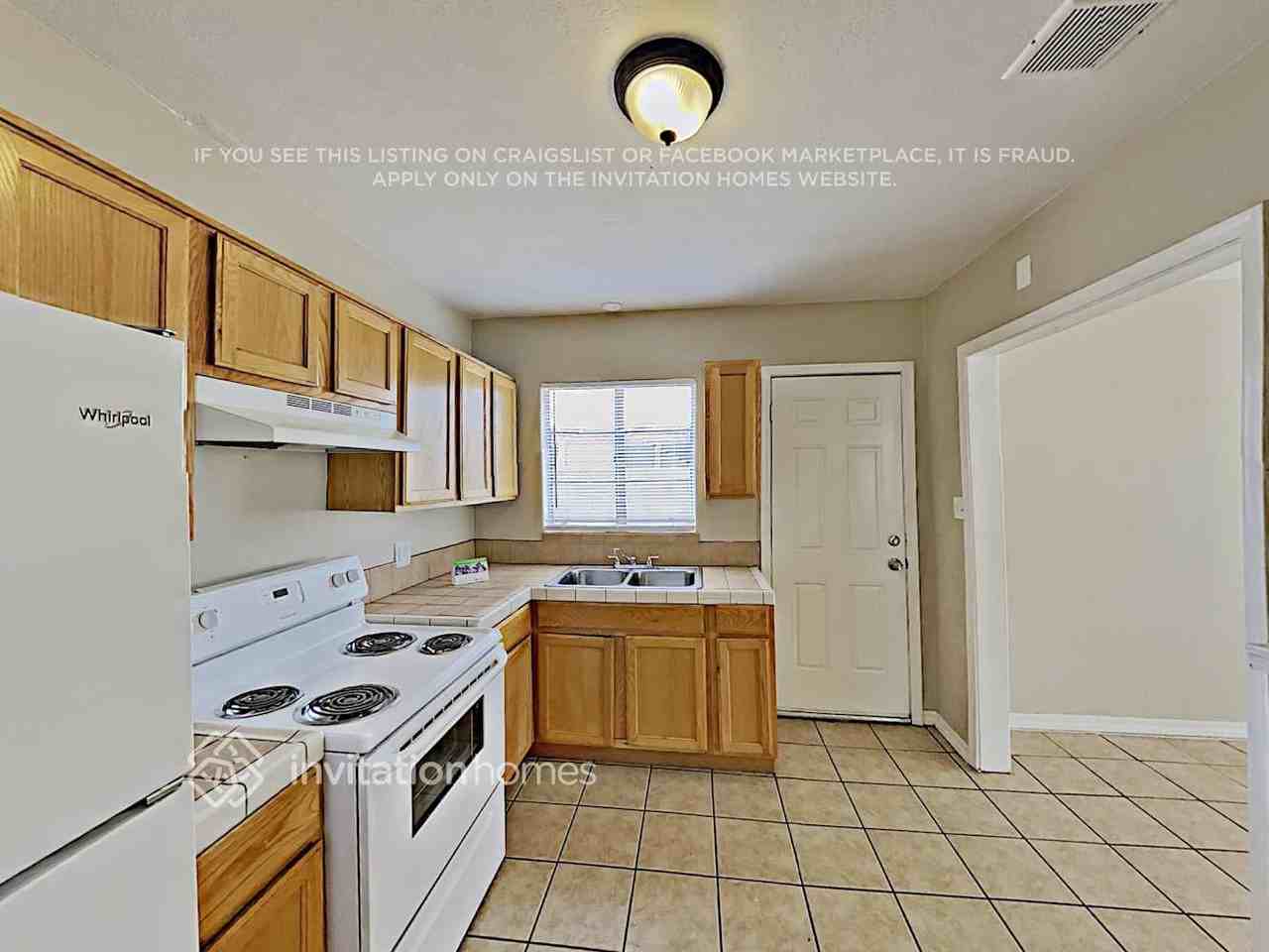 1109 N 11th St - Photo 6 of 14