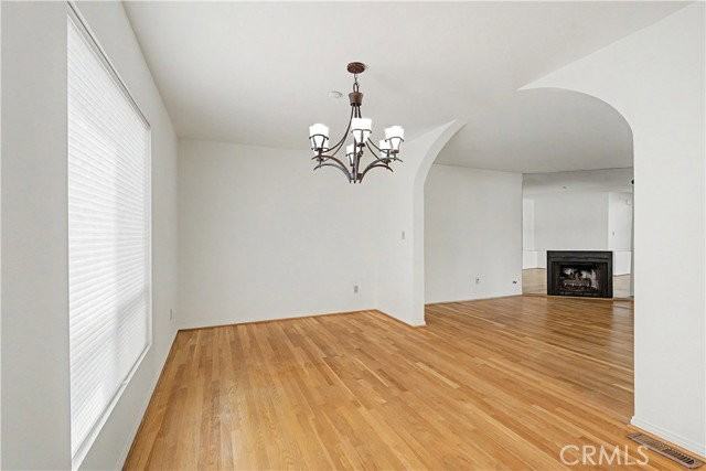 214 Topaz St - Photo 5 of 8