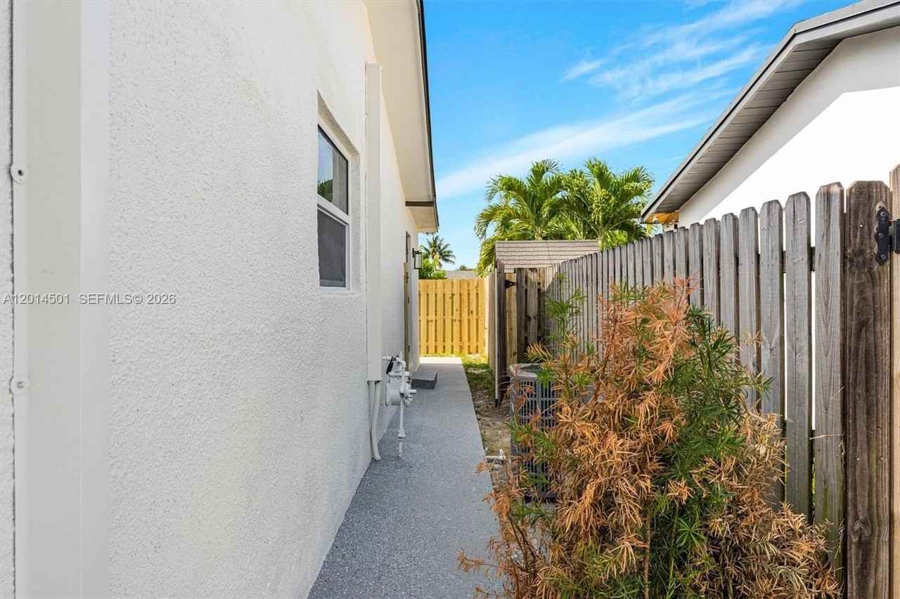 9720 Nw 24th Pl #B - Photo 2 of 10