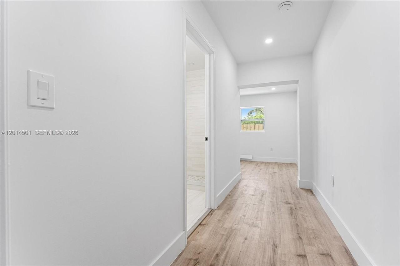 9720 Nw 24th Pl #B - Photo 7 of 10
