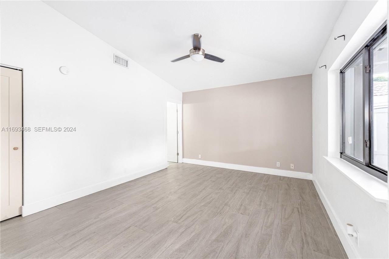 11380 Sw 21st St - Photo 7 of 8