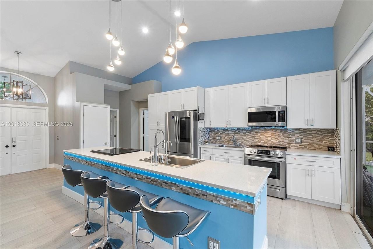 9251 Nw 42nd Ct - Photo 4 of 49